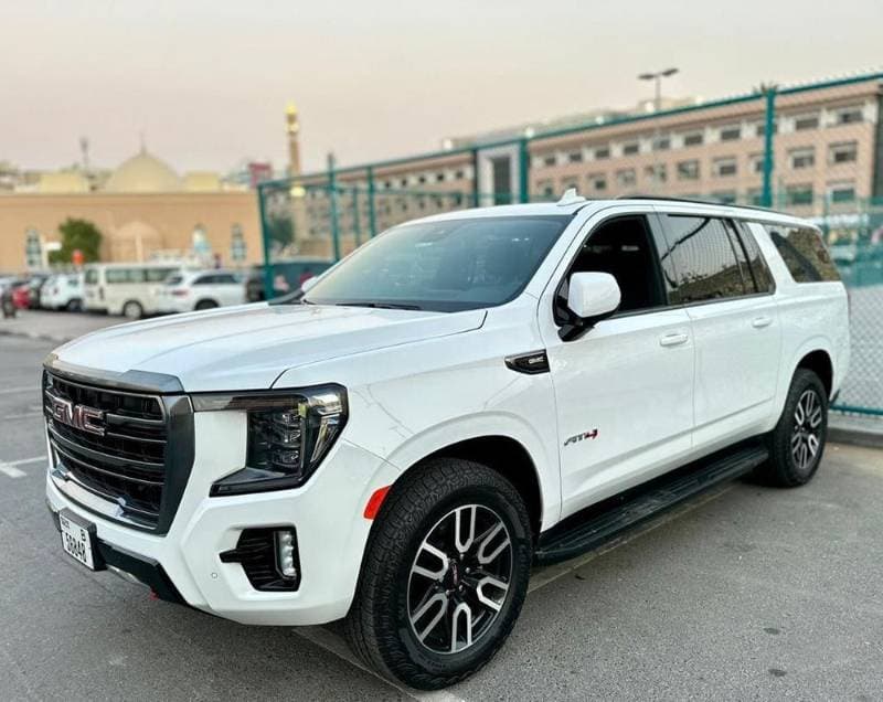 2023 GMC Yukon thumbnail 2