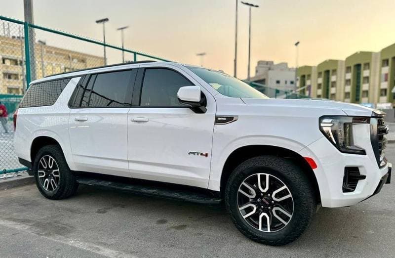 2023 GMC Yukon thumbnail 3