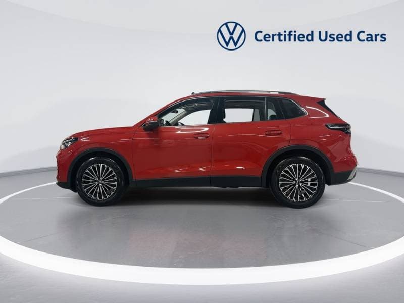 2024 Volkswagen Tiguan thumbnail 3