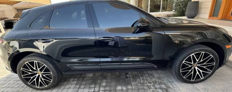 2023 Porsche Macan thumbnail 4