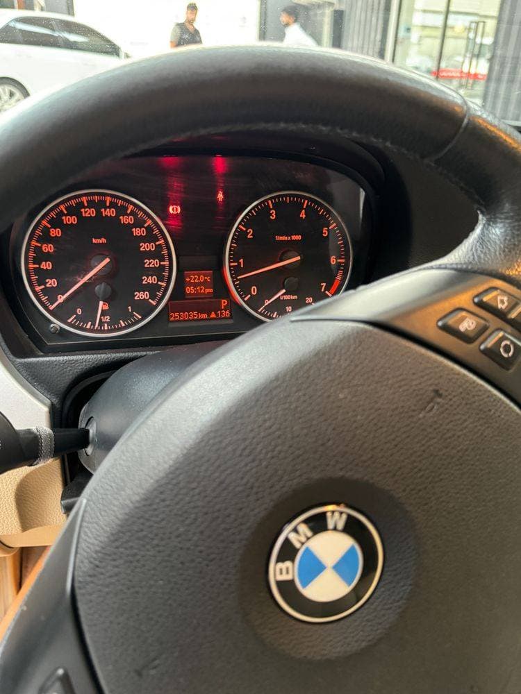 2010 BMW 3-Series thumbnail 3