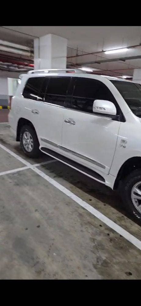 2008 Toyota Land Cruiser thumbnail 3
