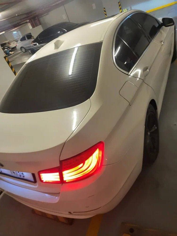 2012 BMW 5 Series thumbnail 3