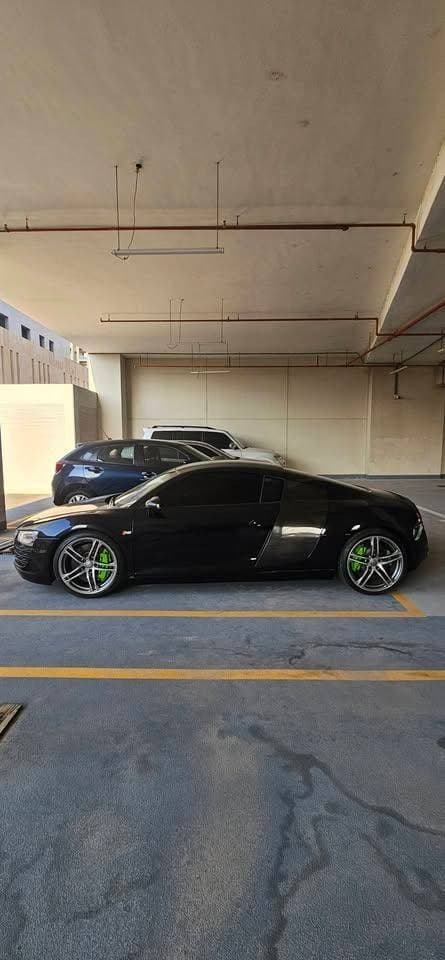 2009 Audi R8 Coupe thumbnail 3