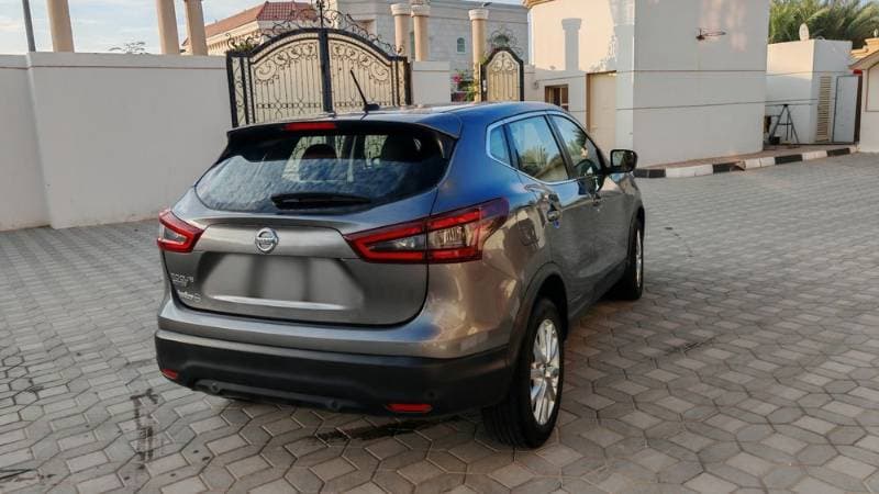 2021 Nissan Rogue thumbnail 2