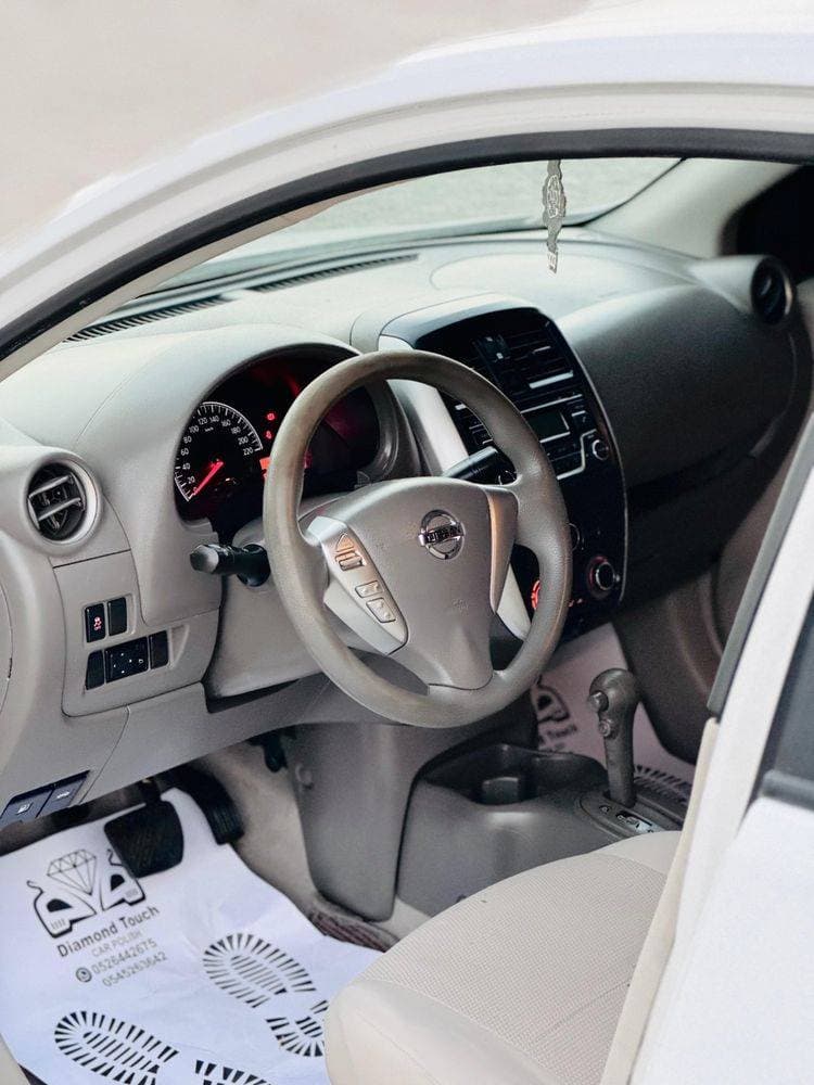 2019 Nissan Sunny thumbnail 3
