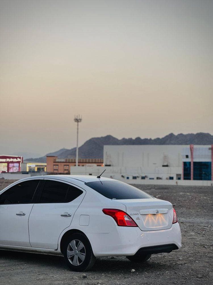 2019 Nissan Sunny thumbnail 4