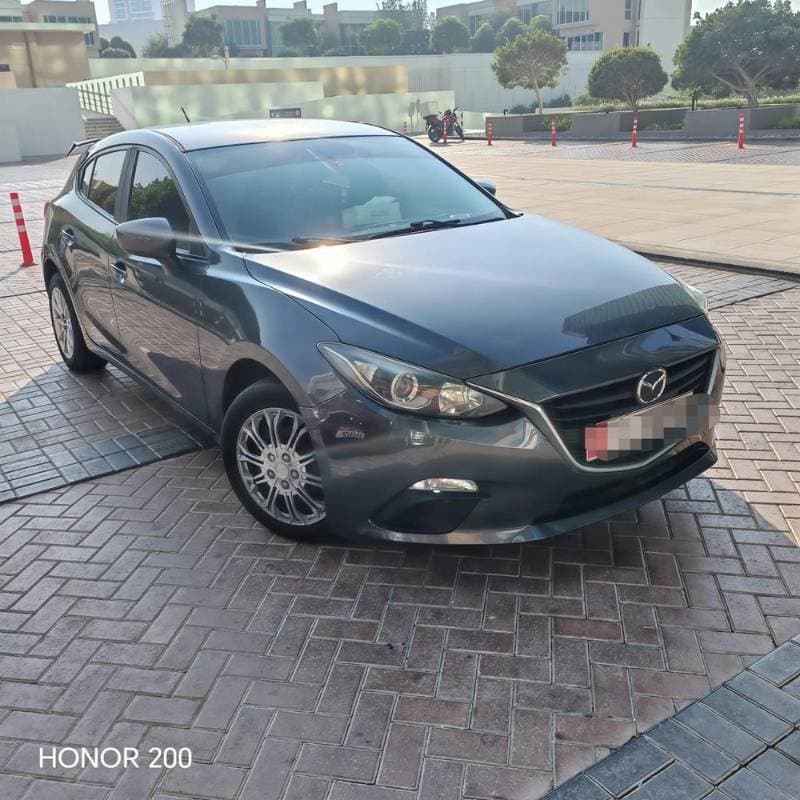 2015 Mazda 3 Hatchback thumbnail 3