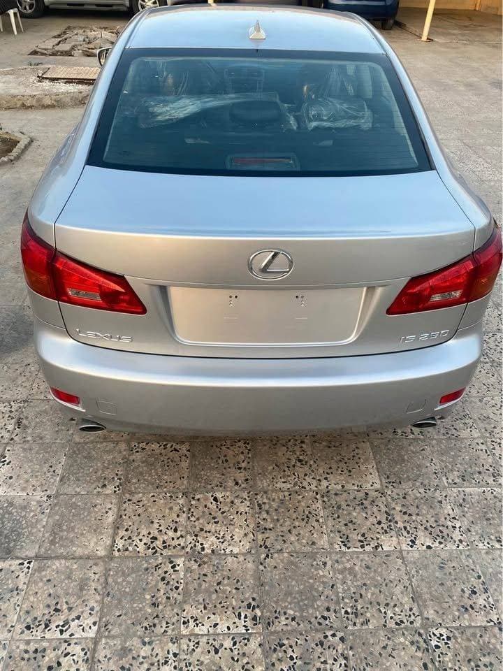 2008 Lexus IS250 thumbnail 4