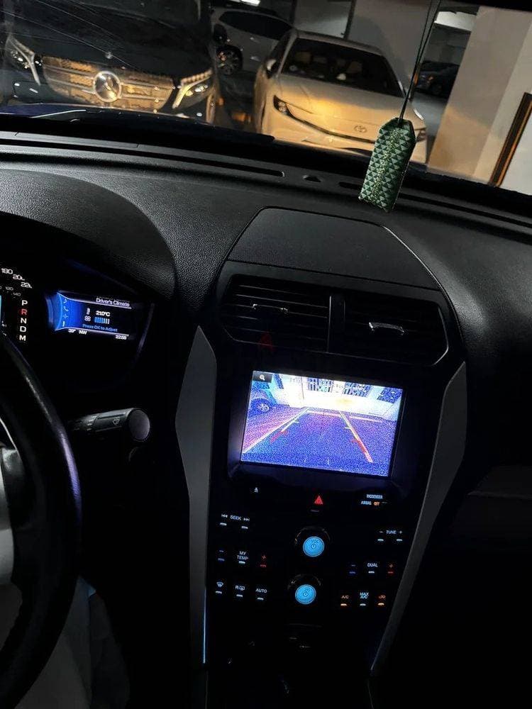 2013 Ford Explorer thumbnail 2