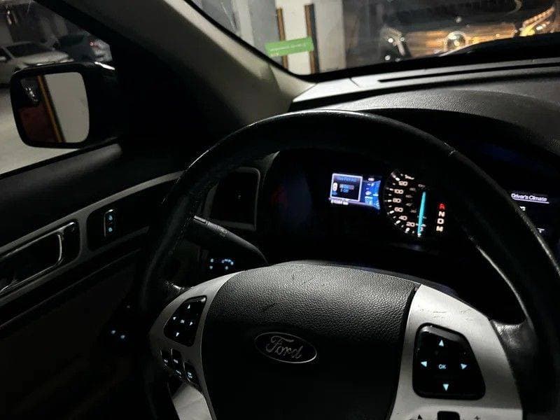 2013 Ford Explorer thumbnail 4