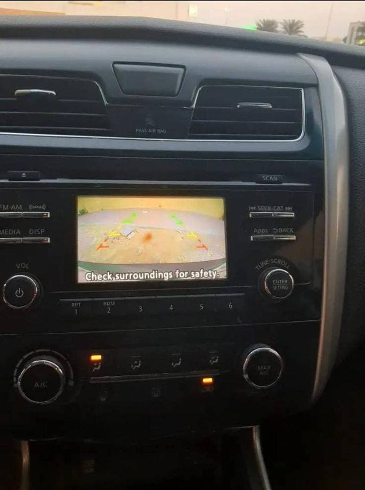 2015 Nissan Altima thumbnail 4