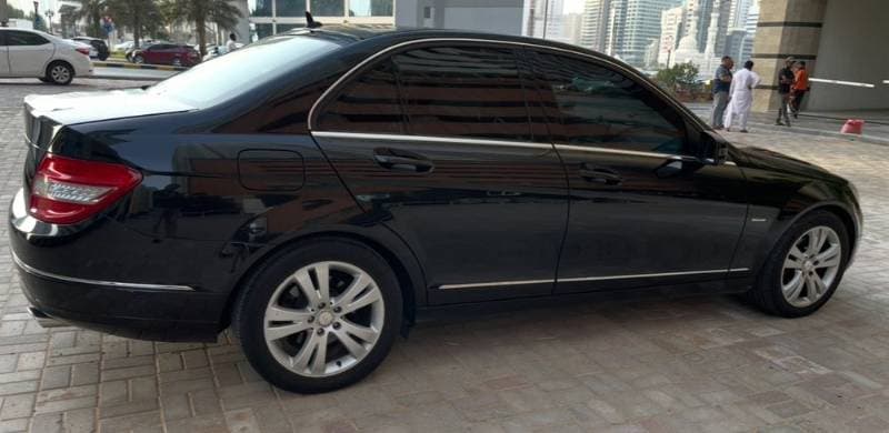 2010 Mercedes-Benz C-Class thumbnail 3