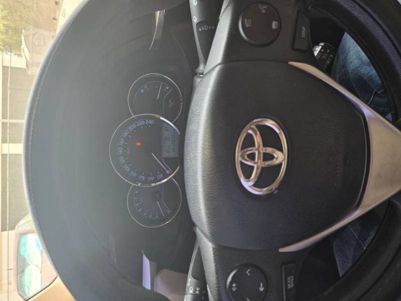 2016 Toyota Corolla thumbnail 4
