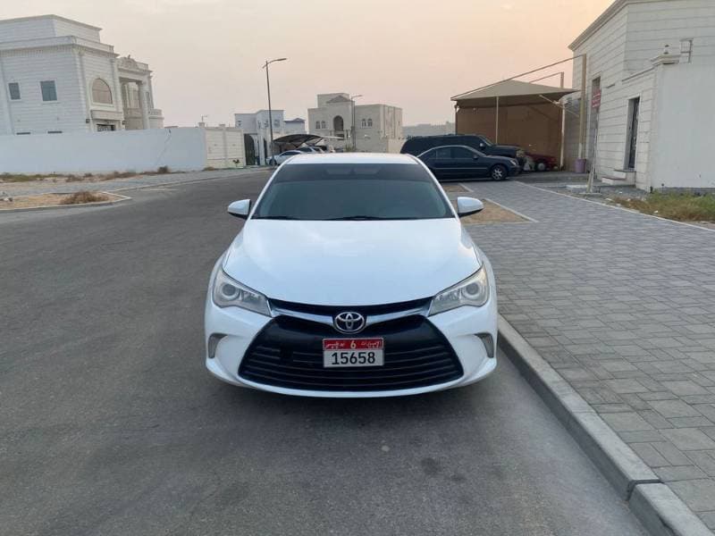 2017 Toyota Camry thumbnail 2