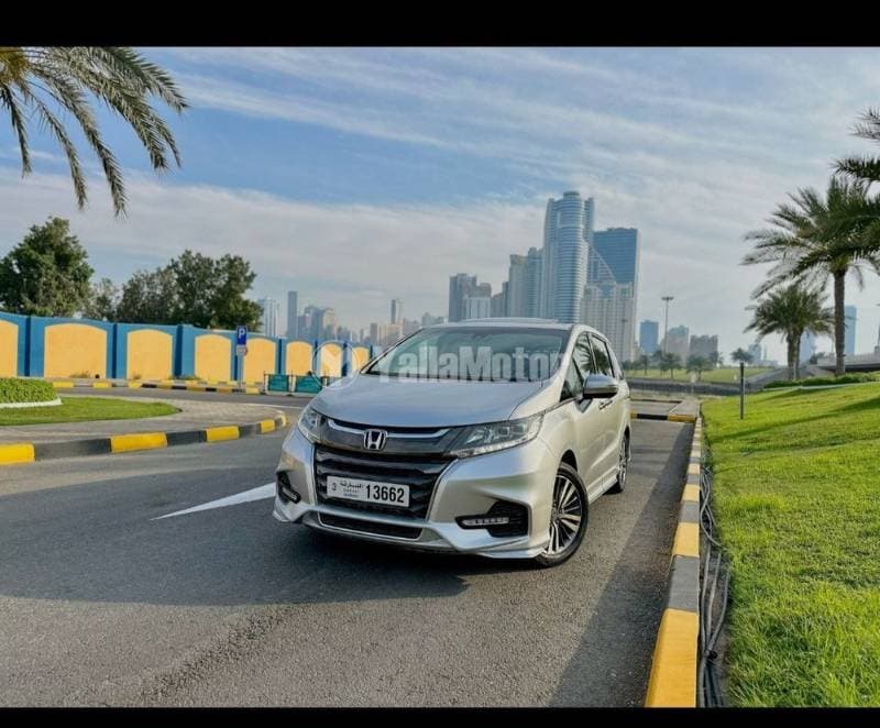2018 Honda Odyssey J thumbnail 2