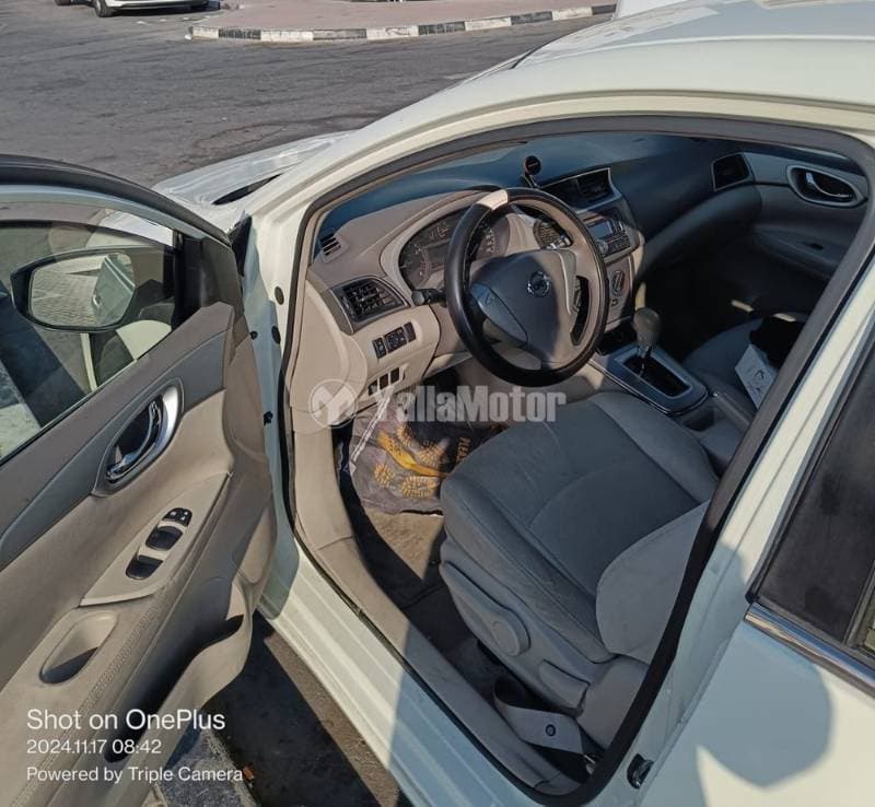 2014 Nissan Tiida thumbnail 4