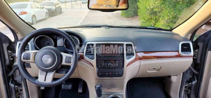 2012 Jeep Grand Cherokee thumbnail 3
