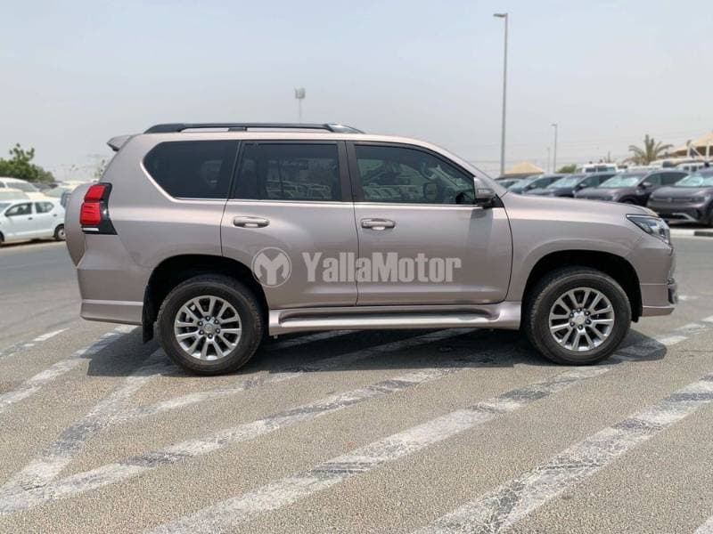 2021 Toyota Land Cruiser Prado thumbnail 8