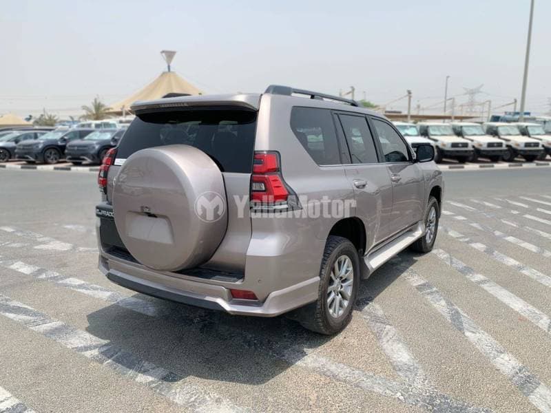 2021 Toyota Land Cruiser Prado thumbnail 4
