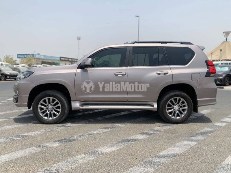 2021 Toyota Land Cruiser Prado thumbnail 7