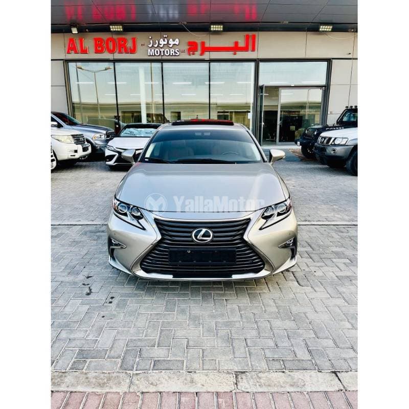 2017 Lexus ES thumbnail 3