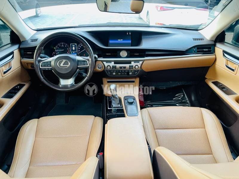 2017 Lexus ES thumbnail 9