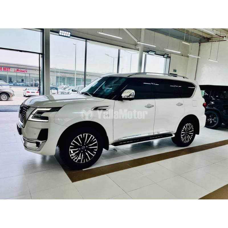 2023 Nissan Patrol thumbnail 4