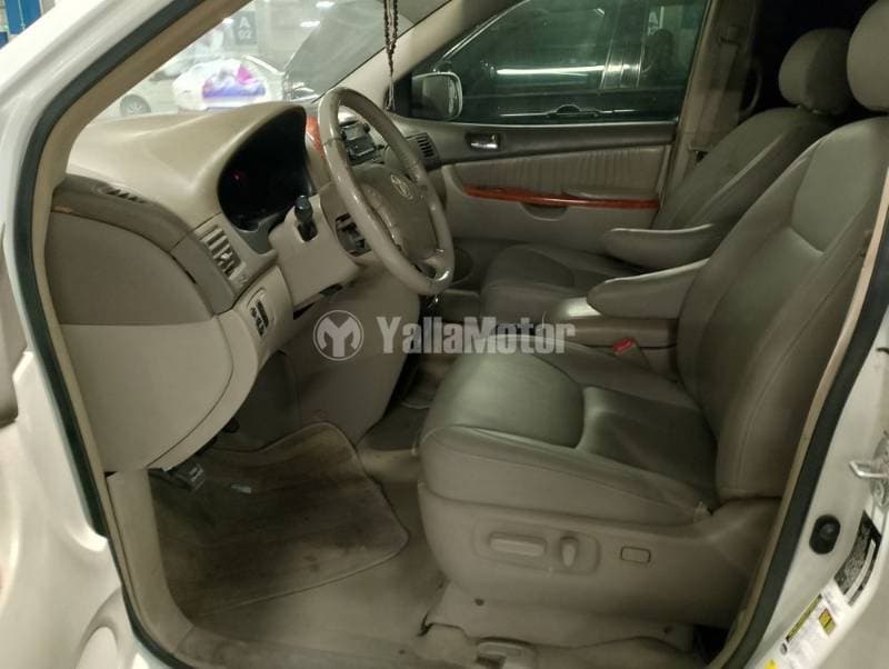 2008 Toyota Sienna thumbnail 4