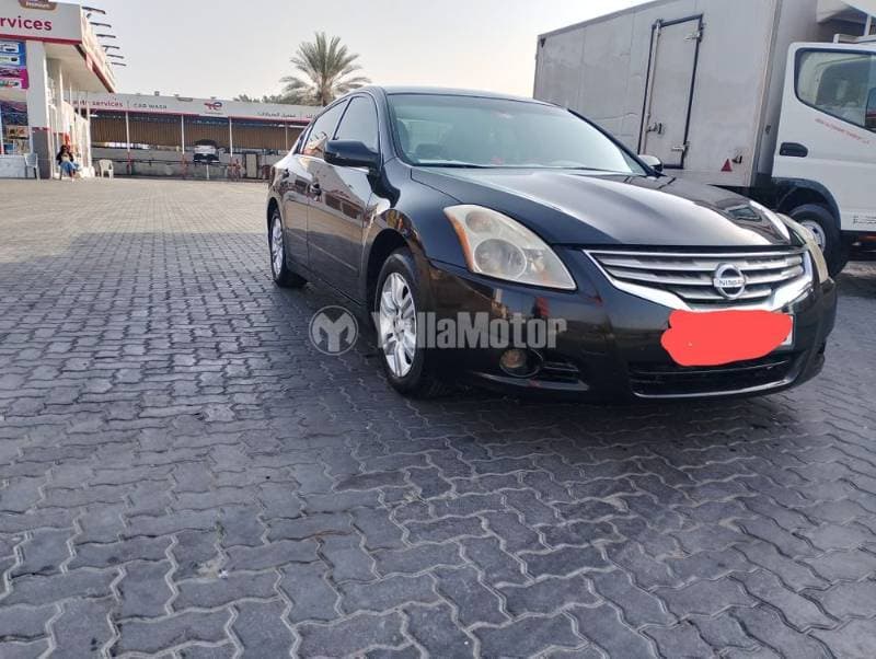 2010 Nissan Altima thumbnail 2