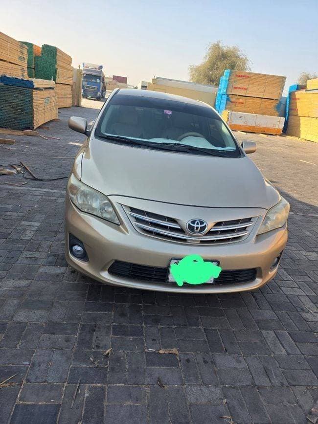 2013 Toyota Corolla thumbnail 2