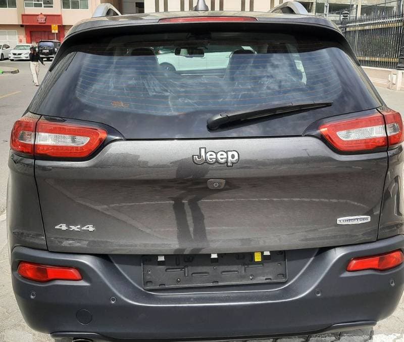 2017 Jeep Cherokee thumbnail 2