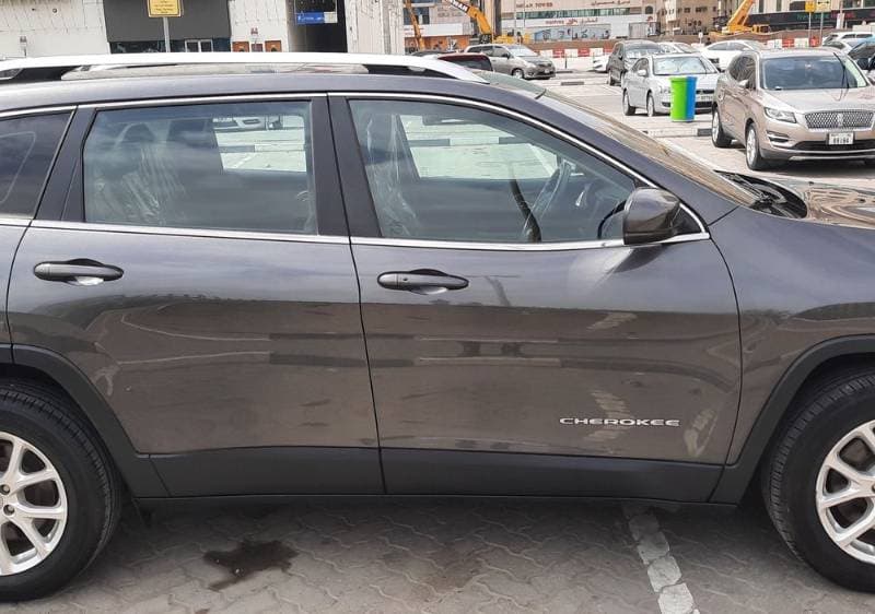 2017 Jeep Cherokee thumbnail 3