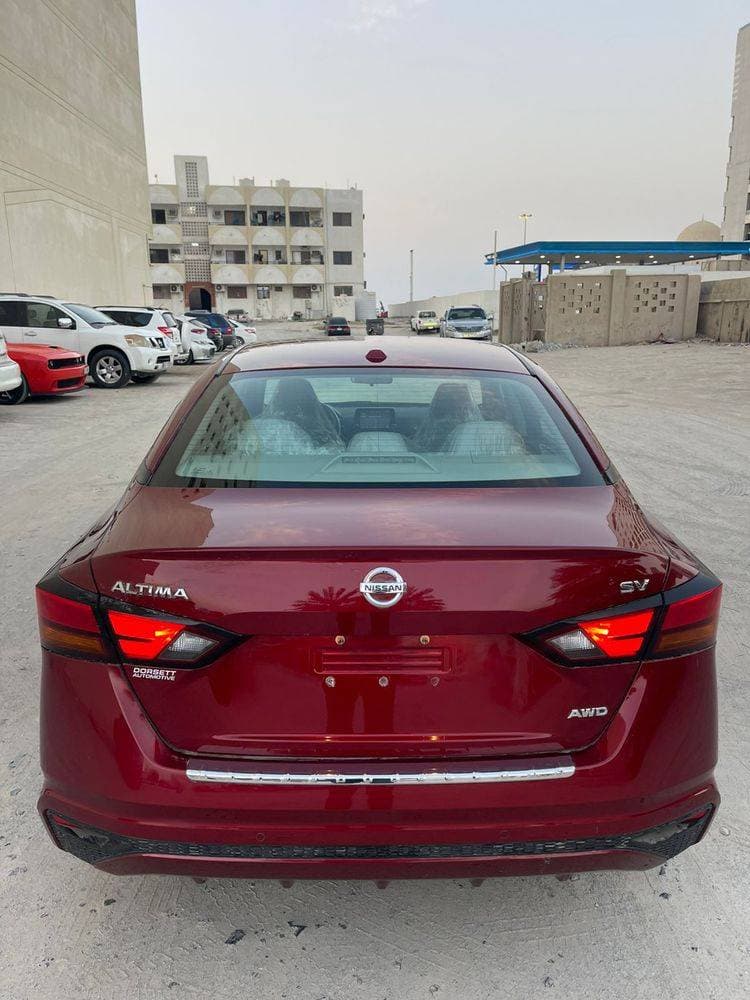 2021 Nissan Altima thumbnail 2