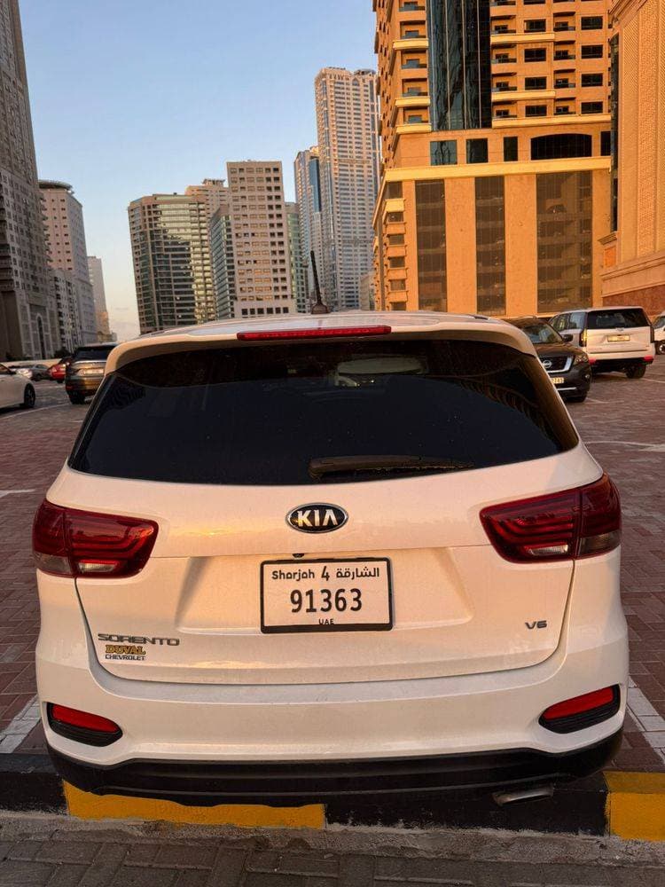 2019 Kia Sorento thumbnail 4