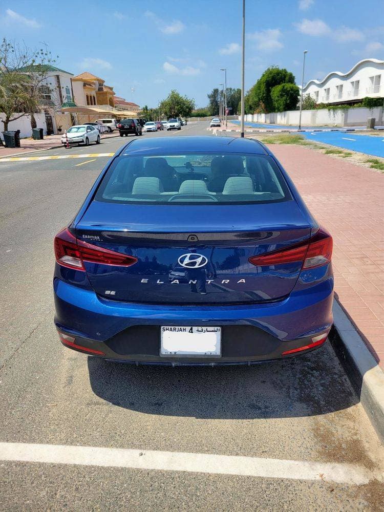 2019 Hyundai Elantra thumbnail 3