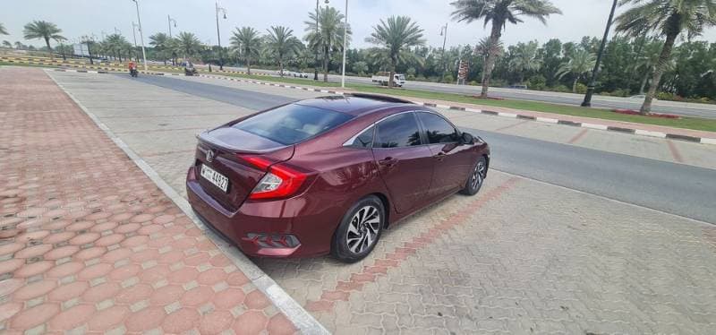 2016 Honda Civic thumbnail 2