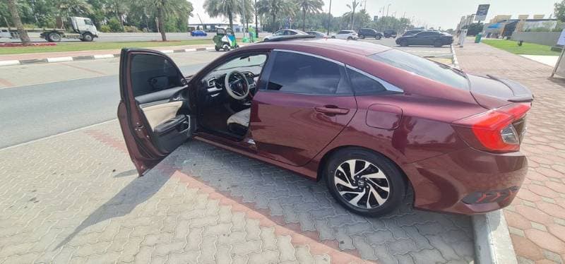 2016 Honda Civic thumbnail 5
