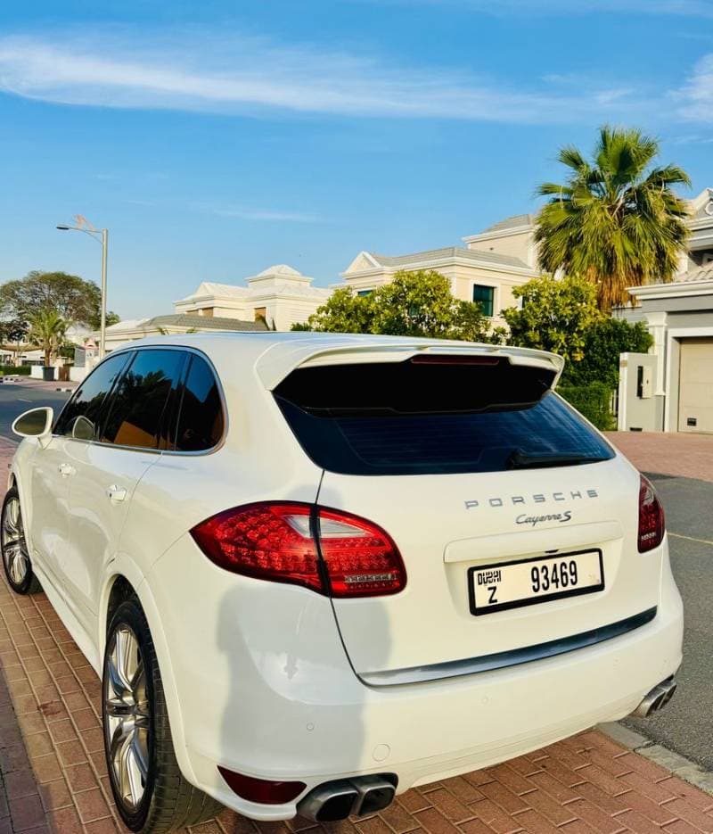 2012 Porsche Cayenne thumbnail 4