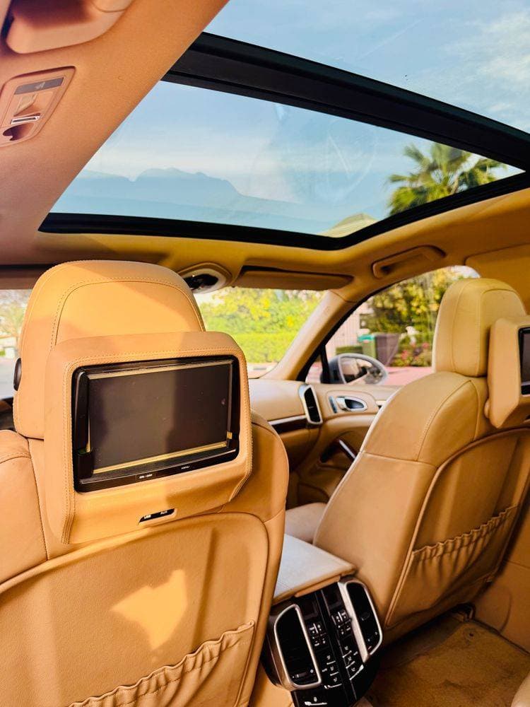 2012 Porsche Cayenne thumbnail 5