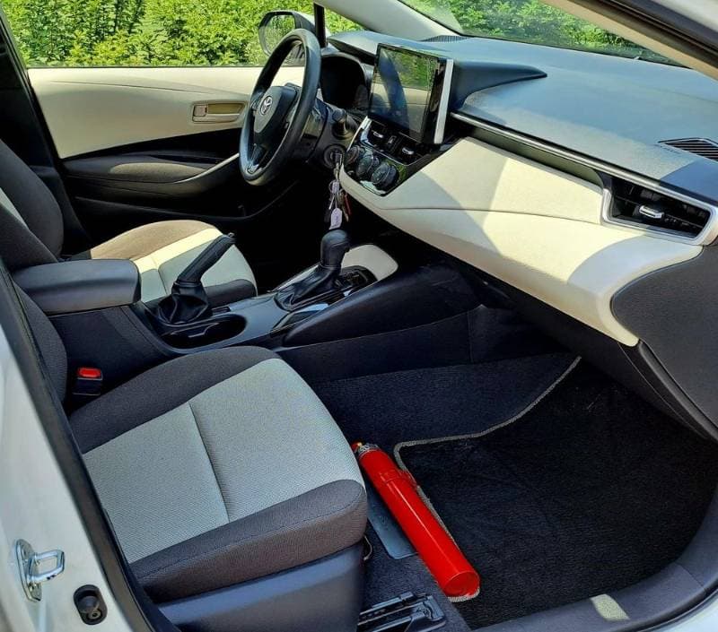 2023 Toyota Corolla thumbnail 5