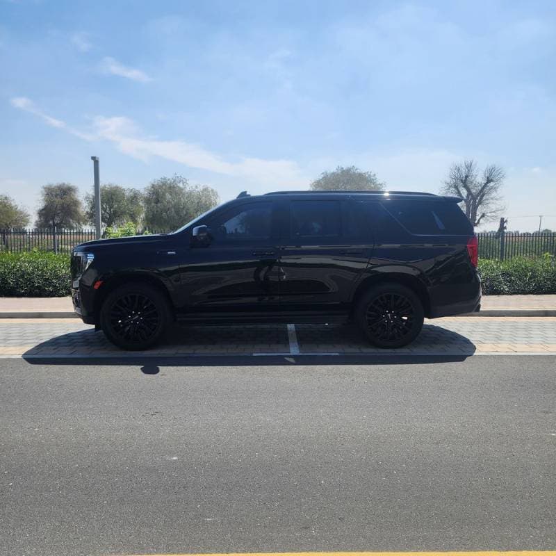 2023 GMC Yukon Denali thumbnail 3