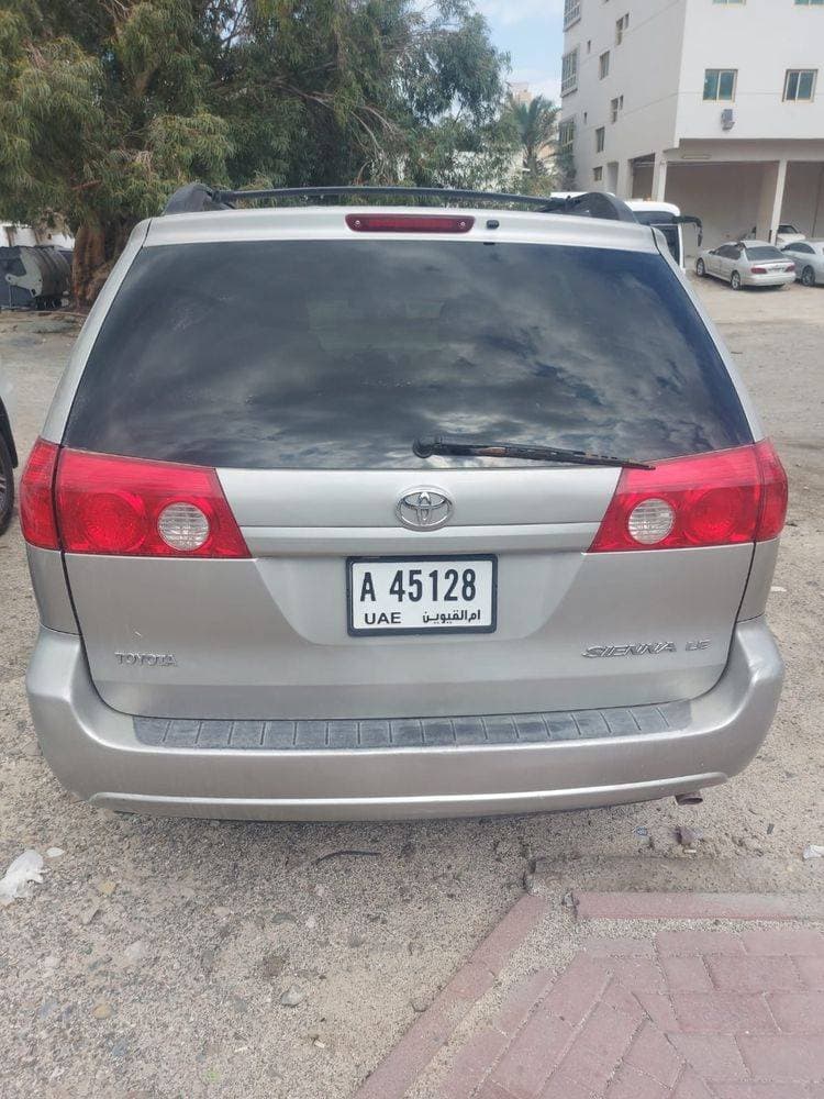 2006 Toyota Sienna thumbnail 2
