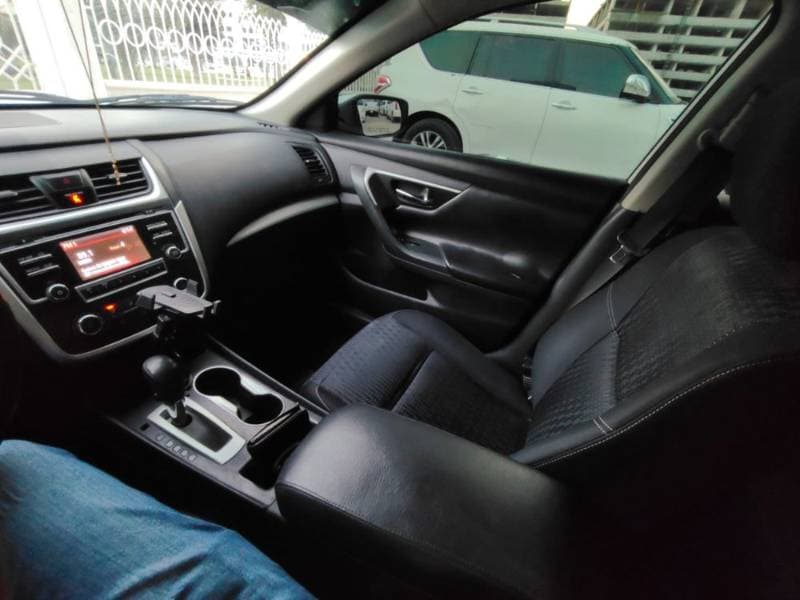 2016 Nissan Altima thumbnail 5