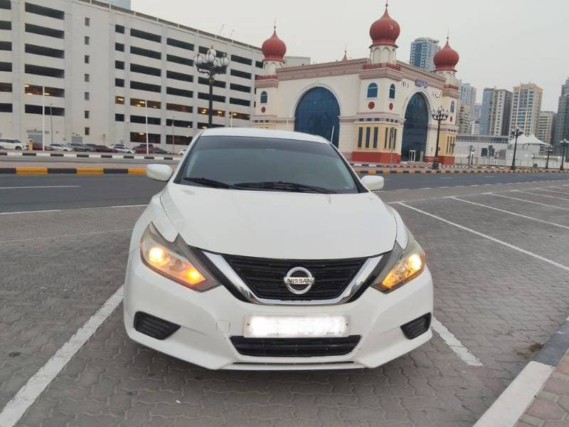 2016 Nissan Altima thumbnail 4