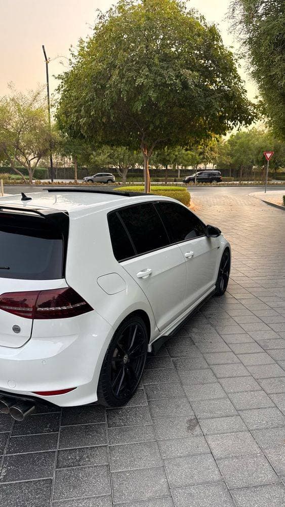 2017 Volkswagen Golf thumbnail 4