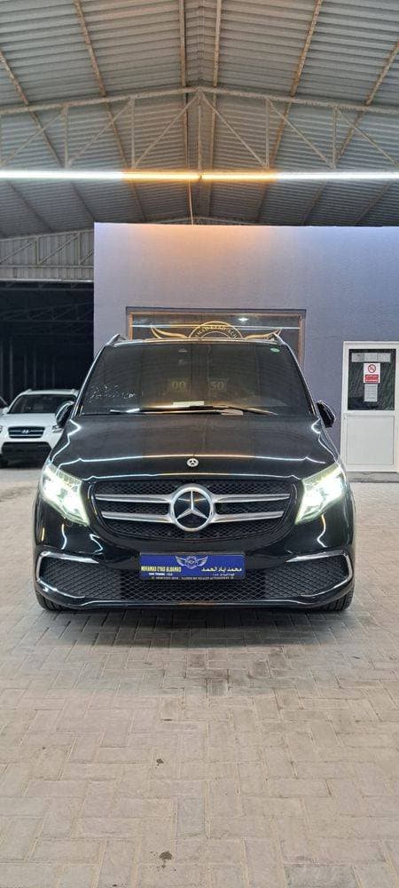 2023 Mercedes-Benz V Class thumbnail 2