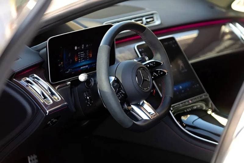 2023 Mercedes-Benz S 63 AMG thumbnail 3