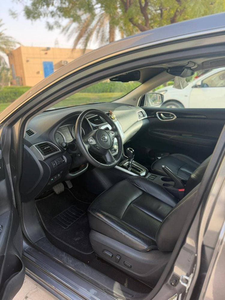 2017 Nissan Sentra thumbnail 5
