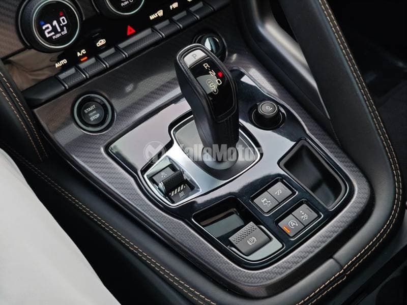 2016 Jaguar F-Type thumbnail 4